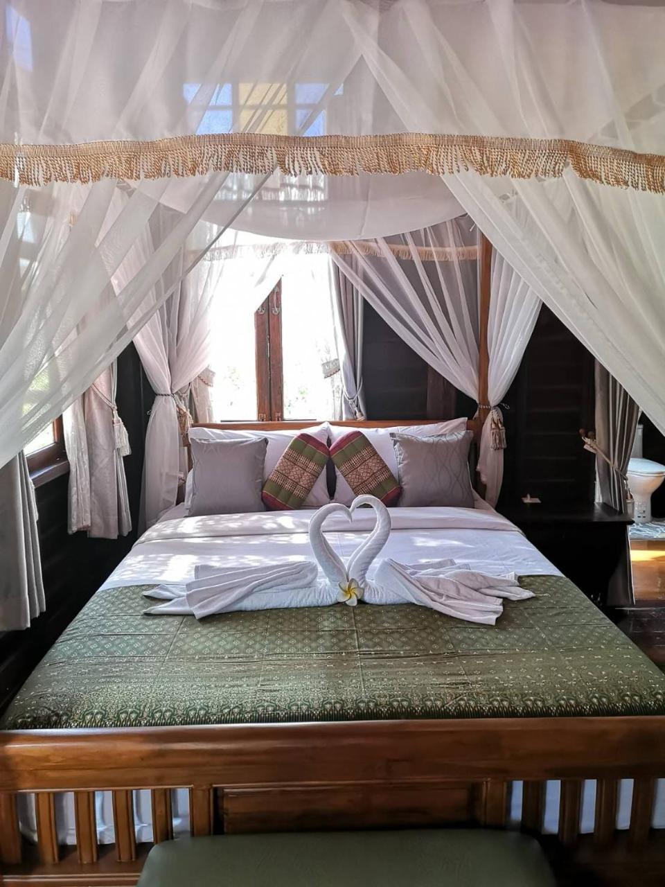Baan Sithepaban Guesthouse Пхитсанулок Экстерьер фото